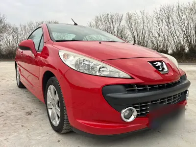 Gebraucht Peugeot 207 CC 122 PS (89 kW) 2008 Rot Cabrio