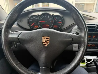 Gebraucht Porsche 986 Boxster 205 PS (150 kW) 2000 Schwarz Cabrio
