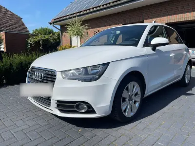Gebraucht Audi A1 Sportback Attraction 90 PS (66 kW) 2015 Weiß Kleinwagen