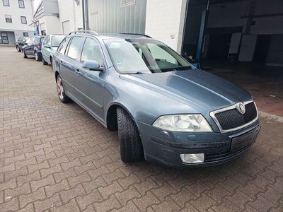 gebraucht Skoda Octavia Combi 2.0 TDI PD Elegance Elegance