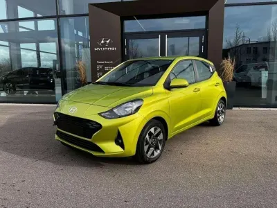 Gebraucht Hyundai i10 Trend 67 PS (49 kW) 2024 Lucid lime / met Kleinwagen