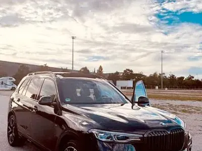 Gebraucht BMW X7 M Sport 340 PS (250 kW) 2022 Schwarz SUV