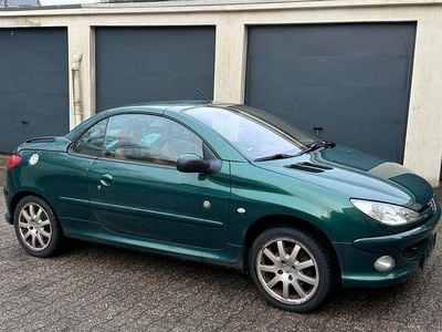 Grün Gebraucht 2004 Peugeot 206 CC Roland Garros Cabrio | 3.000 € (Fairer Preis)