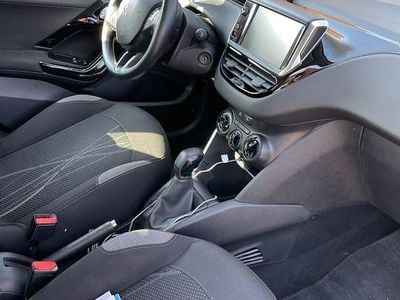 Rot Gebraucht 2013 Peugeot 208 Active Kleinwagen | 3.500 € (Fairer Preis)