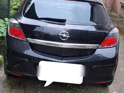 Schwarz Gebraucht 2009 Opel Astra GTC Coupé | 1.900 €