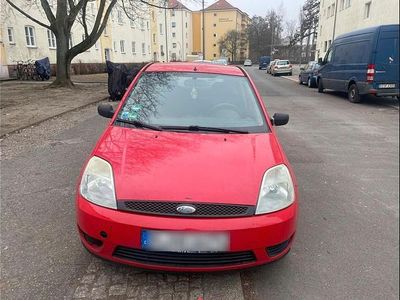 Rot Gebraucht 2004 Ford Fiesta Limousine | 1.200 € (Guter Preis)