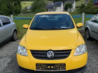 Gebraucht VW Fox Refresh 54 PS (39 kW) 2009 Gelb Kleinwagen