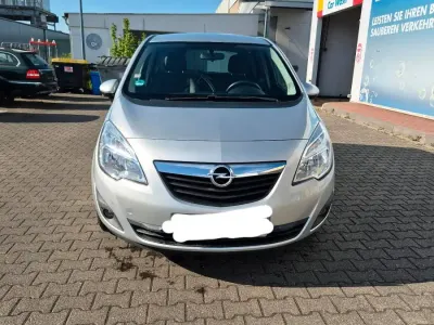 Używany Opel Meriva 120 KM (88 kW) 2012 Srebrny Minivan