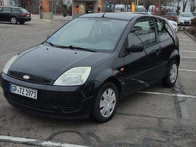 Blau Gebraucht 2004 Ford Fiesta Limousine | 1.100 € (Fairer Preis)