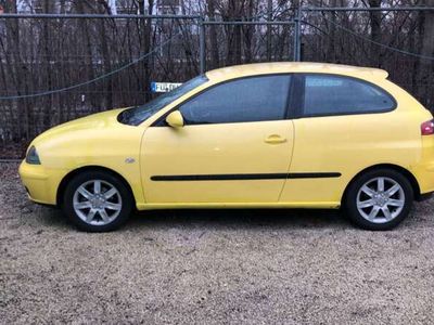 gebraucht Seat Ibiza Sport 1.4 101PS racinggelb