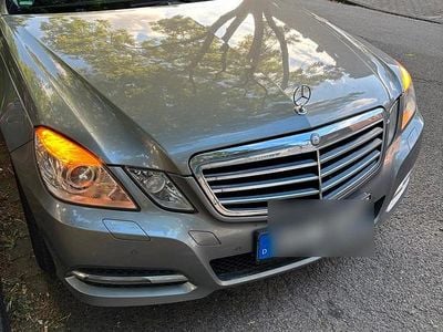 Grau Gebraucht 2010 Mercedes E250 Limousine | 7.500 € (Guter Preis)