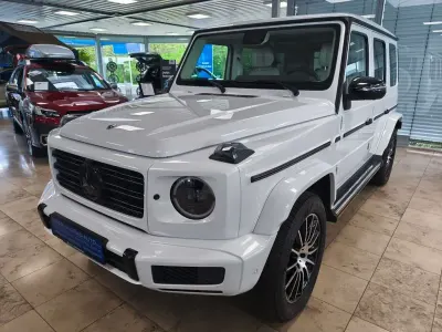 Gebraucht Mercedes G400 330 PS (242 kW) 2023 G manufaktur opalithweiss brig SUV