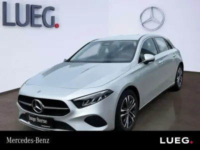 Używany Mercedes A180 Advanced 136 KM (100 kW) 2023 Srebrny Sedan/Limuzyna