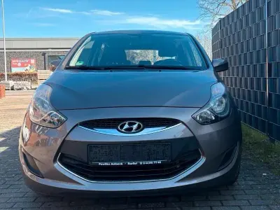 Gebraucht Hyundai ix20 Edition 90 PS (66 kW) 2012 Grau Kleinwagen