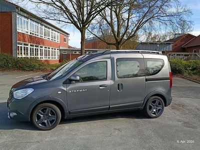 Usata Dacia Dokker Celebration 116 CV (85 kW) 2018 Argento Monovolume