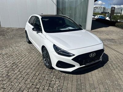 Weiß Gebraucht 2025 Hyundai i30 Advantage Limousine | 25.750 € (Etwas zu teuer)