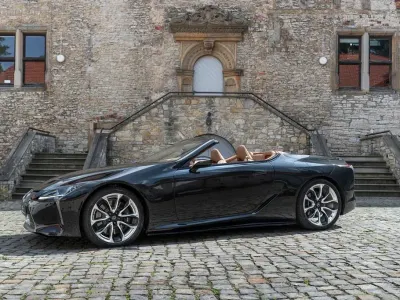 Gebraucht Lexus LC 500 464 PS (341 kW) 2022 Schwarz Cabrio