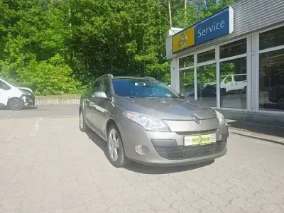 Gebraucht Renault Mégane III Dynamique 131 PS (96 kW) 2010 Beige