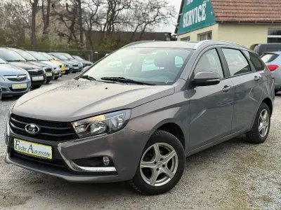 Usata Lada Vesta 102 CV (75 kW) 2019 Grigio Station wagon
