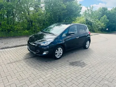Gebraucht Hyundai ix20 125 PS (91 kW) 2011 Schwarz Kleinwagen
