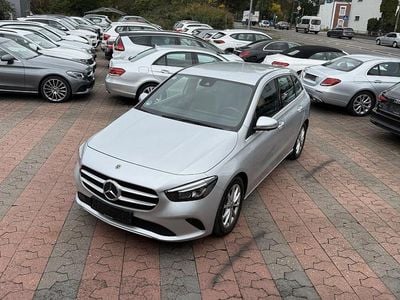 Gebraucht Mercedes B200 150 PS (110 kW) 2019 Silber Van / Kleinbus