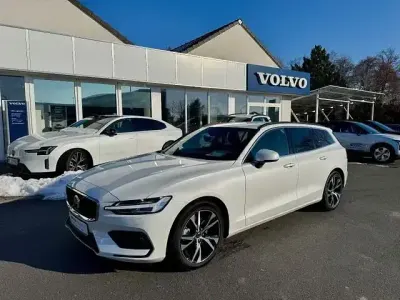 Używany Volvo V60 197 KM (144 kW) 2024 Biały Kombi