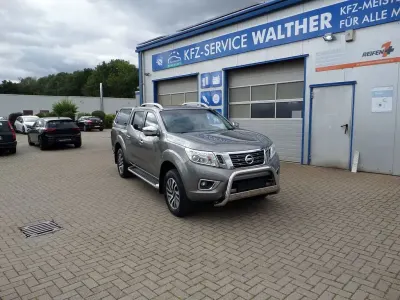 Gebraucht Nissan Navara Tekna 190 PS (139 kW) 2016 Grau Pickup