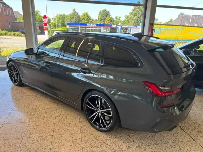 Gebraucht BMW 330 M Sport 258 PS (189 kW) 2020 Dravitgrau metallic Kombi