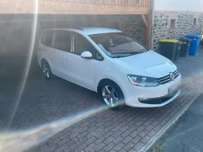 Gebraucht VW Sharan 176 PS (129 kW) 2014 Weiß Van / Kleinbus