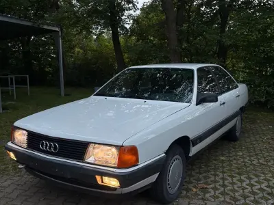 Occasion Audi 100 90 ch (66 kW) 1988 Blanc Berline
