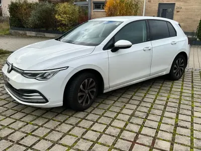 Gebraucht VW Golf VIII Active 150 PS (110 kW) 2022 Weiß Limousine