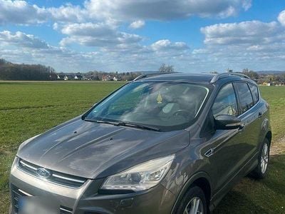 Gebraucht Ford Kuga Individual 163 PS (119 kW) 2014 Grau SUV
