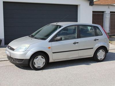 Gebraucht Ford Fiesta 69 PS (50 kW) 2004 Grau Kleinwagen