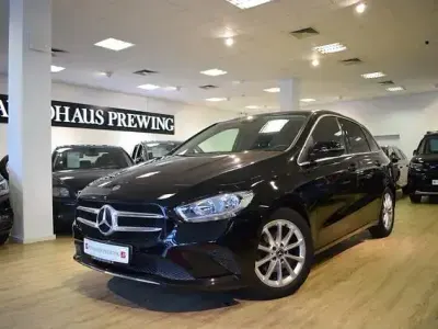 Gebraucht Mercedes B180 136 PS (100 kW) 2019 Schwarz Kleinwagen
