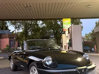 Gebraucht Alfa Romeo Spider Super 126 PS (92 kW) 1988 Schwarz Cabrio