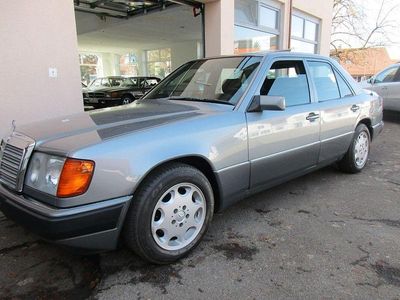 Gebraucht Mercedes 230 132 PS (97 kW) 1990 Grau Limousine
