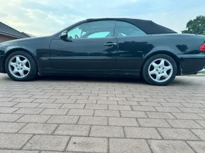 Gebraucht Mercedes CLK320 Elegance 218 PS (160 kW) 2002 Schwarz Cabrio
