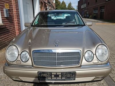 Mercedes E280