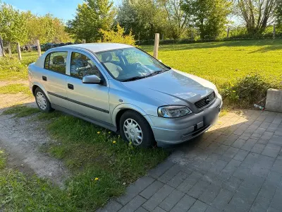 Usata Opel Astra 80 CV (58 kW) 2003 Argento Berlina