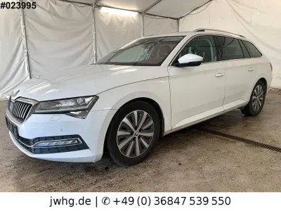 Gebraucht Skoda Superb Premium Edition 150 PS (110 kW) 2022 Weiß Limousine