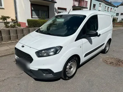 Gebraucht Ford Courier 101 PS (74 kW) 2022 Weiß Van / Kleinbus