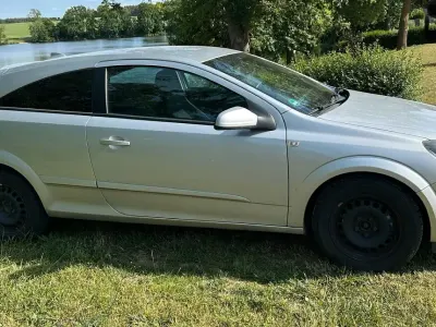 Gebraucht Opel Astra GTC 116 PS (85 kW) 2008 Silber Coupé