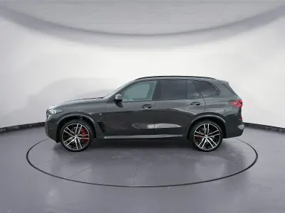 Neu BMW X5 M Sport 352 PS (258 kW) 2026 Grau SUV