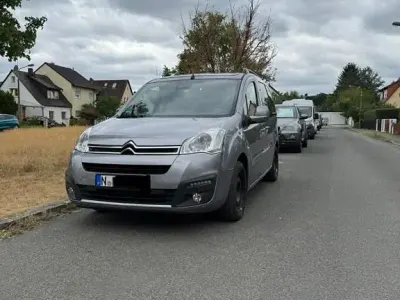 Gebraucht Citroën Berlingo Feel 99 PS (72 kW) 2016 Grau Van / Kleinbus