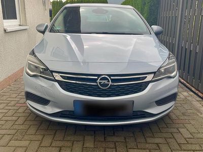 Begagnad Opel Astra Edition 105 HK (77 kW) 2015 Grå Halvkombi