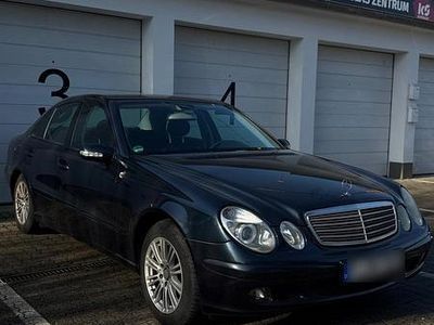 Gebraucht Mercedes E240 177 PS (130 kW) 2002 Blau Limousine