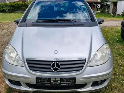 Gebraucht Mercedes 180 107 PS (78 kW) 2007 Silber Limousine