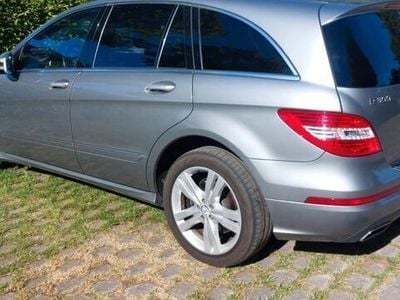 Mercedes R300