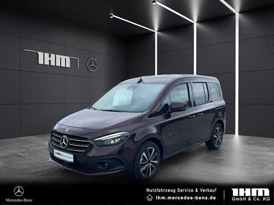 Usata Mercedes T180 Progressive 116 CV (85 kW) 2023 Rosso Monovolume