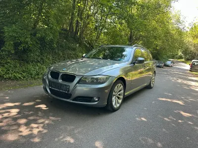 Gebraucht BMW 320 2010 Grau Kombi
